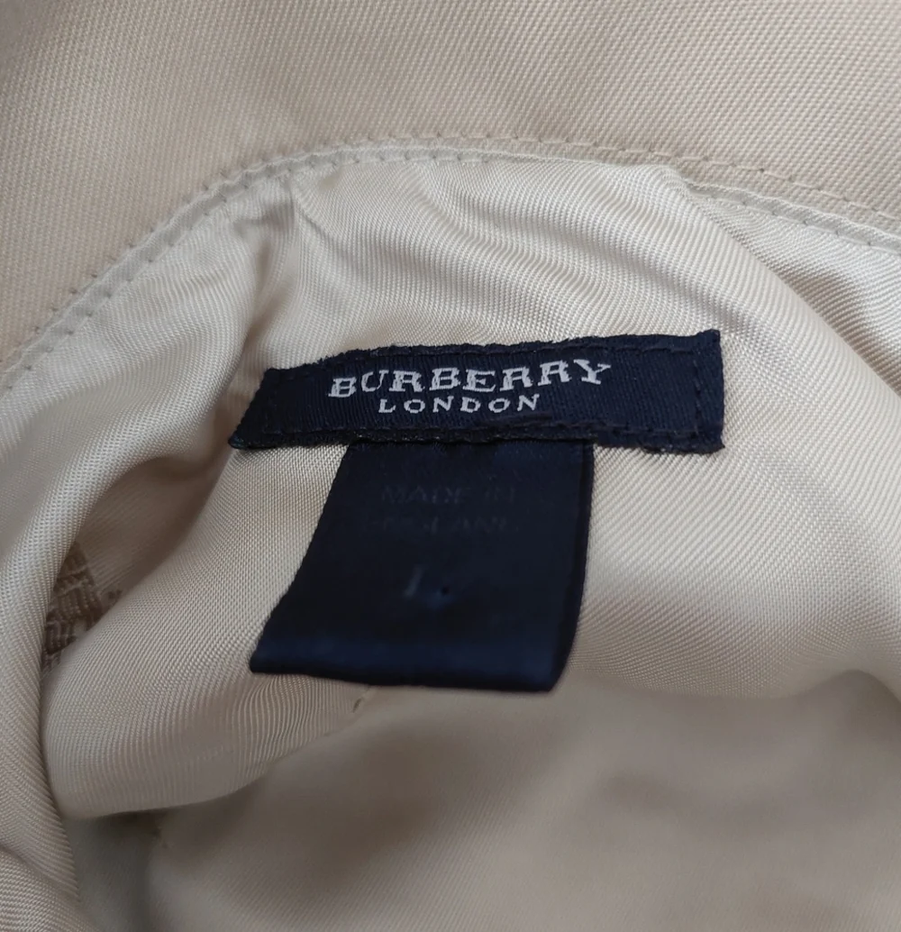 Burberry stylish beige